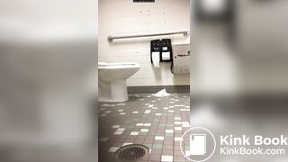 girl pooping on the toilet - video 22