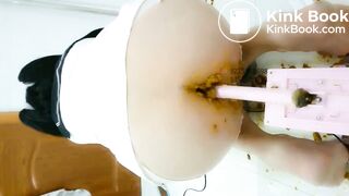 彼女は出す