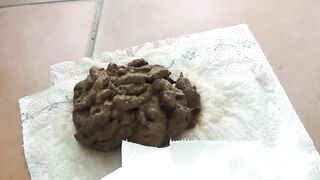 brune pooping