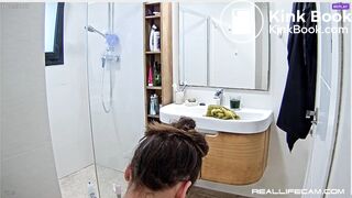 russian girl takes a dump
