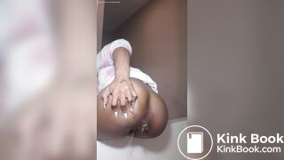 Ebony shit in bath