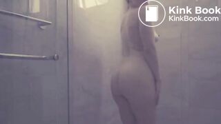 Pooping girl - video 79