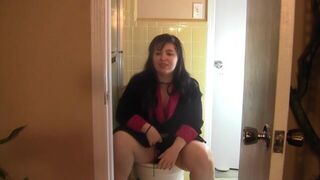 Hot girl pooping on toilet 33