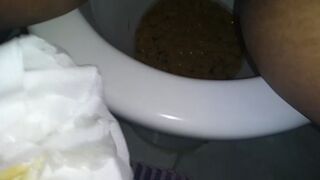 clean her ass after poo