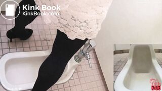 Japanese girls shitting (2/3)
