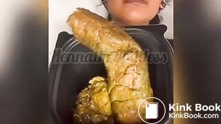 Seasoned steamed broccoli with extra cheese