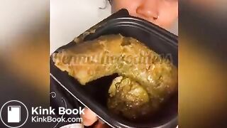 Seasoned steamed broccoli with extra cheese