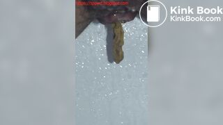 sexy chinese girl pooping - video 2