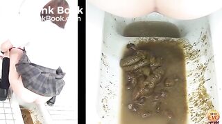 Girl shitting - video 26