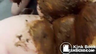Bbw enjoys scat