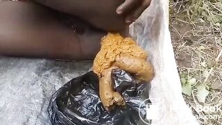 Grunting Ebony takes a huge shit