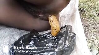 Grunting Ebony takes a huge shit