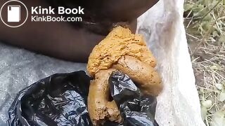 Grunting Ebony takes a huge shit