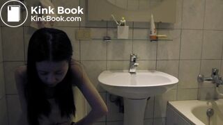 Taiwan girl smelly shit