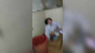 Rekam temen cewek lagi berak