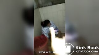 Rekam temen cewek lagi berak