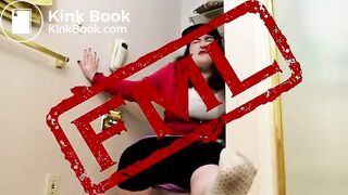 2 girls poop - video 2