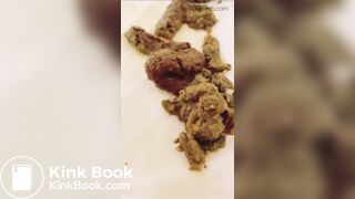 Big ass Latina shits in the bath tub