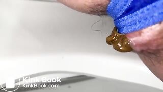 Me poop while didn't take off my panty