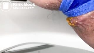 Me poop while didn't take off my panty