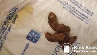 Crotte dans un sac plastique