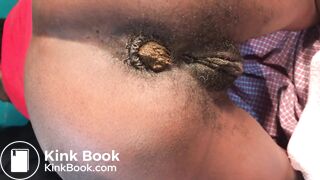 Ebony Quick Closeup Poop