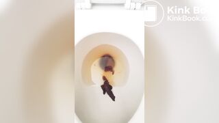 Blonde PQ shitting