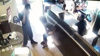 Irate Woman Shits on Restaurant Floor, Throws Feces at Worker.mp4