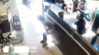 Irate Woman Shits on Restaurant Floor, Throws Feces at Worker.mp4