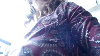 she poses ,poops and excites