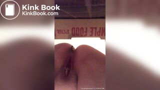 Pooping on a pizza box