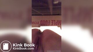 Pooping on a pizza box