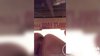 Pooping on a pizza box