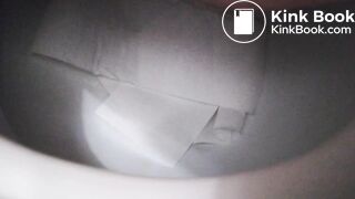 Girl pooping a Little bit