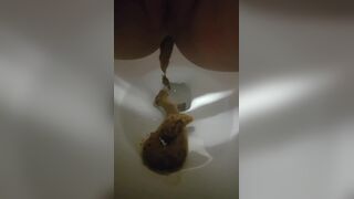 Korean Girl Pooping - video 4