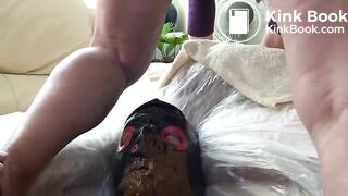 domme scat on masked slave