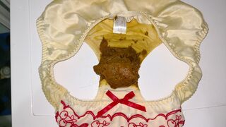 Look at this huge shit in that lovely cherries pattern panty!!