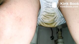 It ready to put on the blue one on the purp one.Two panty waer together - 2