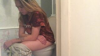 Girl toilet pooping - video 11
