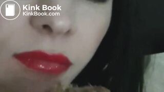 Bizarre Meal: Hot Chicken Eating and Shitting