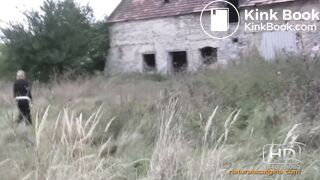 Al-Fresco fun with an uninhibited poop girl.