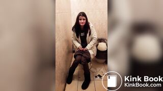 Drunk girl poop in toilet