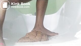 Ebony bathtub shit