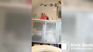 watching the girl and her morning shit