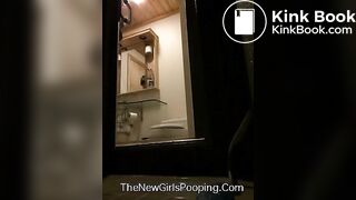 Girl pooping - video 115