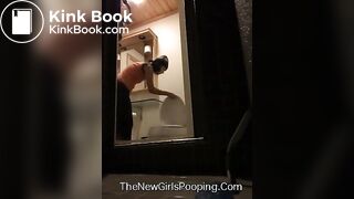 Girl pooping - video 115