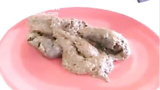 beautiful lady with a big ass crapping