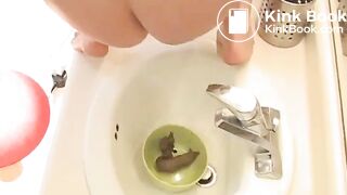 Teenage poop session makes 'em sexy at poop