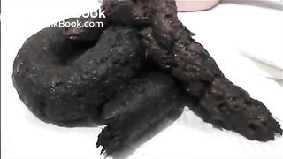 Girl's poop is black