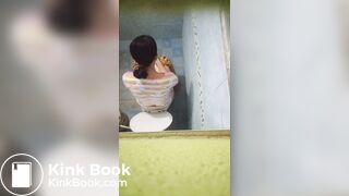 Girl poop thai